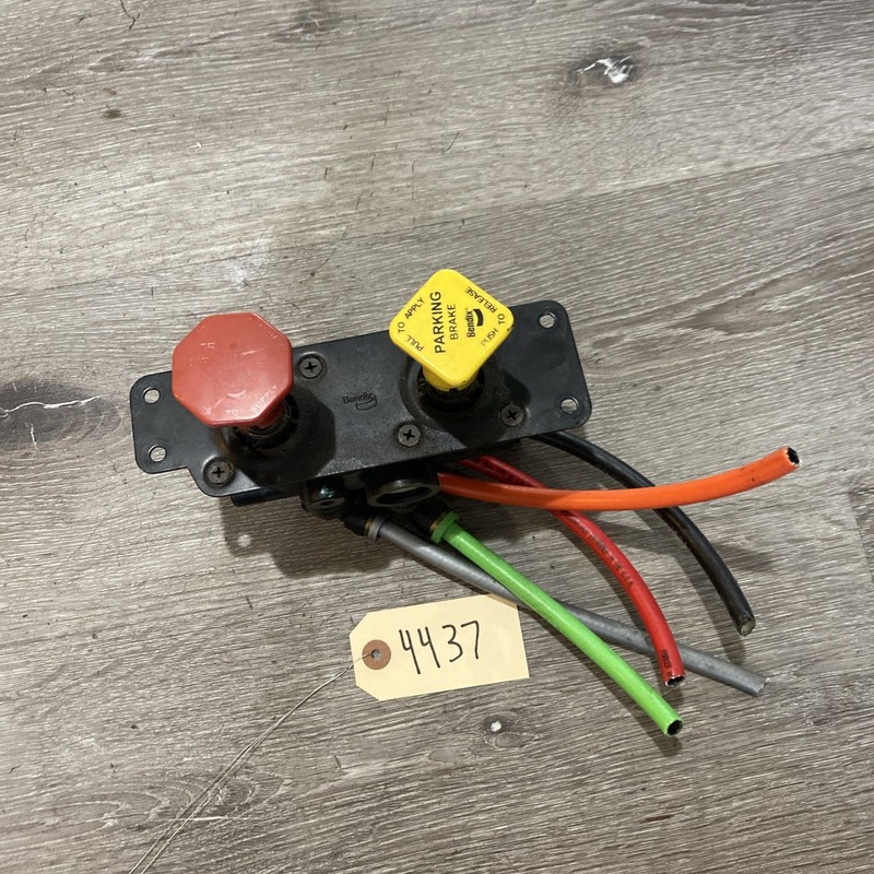 BENDIX DASH BRAKE VALVE-P/N: 5018303