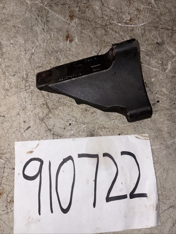 07-09 Lexus RX350 Toyota Sienna 3.5L Engine Mount Support Bracket 12315-0P010