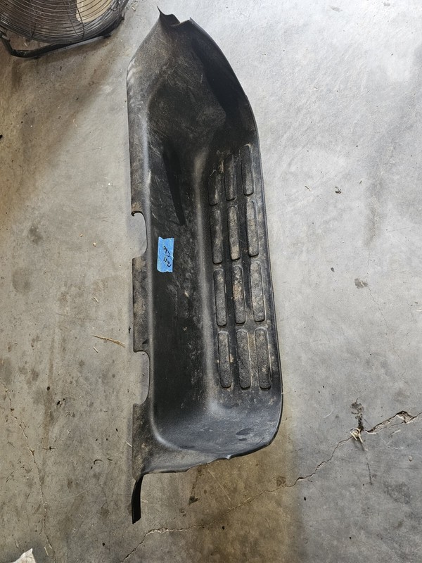 2006 CHEVROLETExpress Front Right Door Scuff Passenger