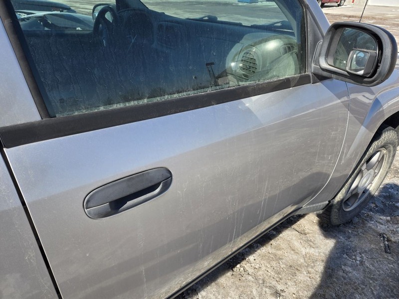 Passenger Right Front Door Fits 04-09 TRAILBLAZER 3650998