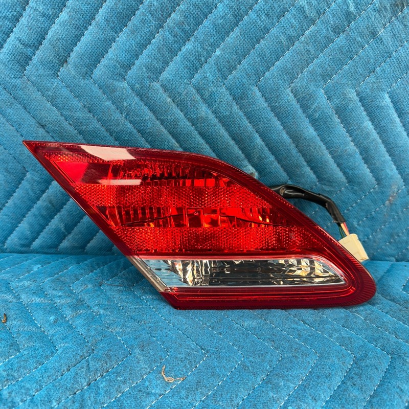 2005–2010 TOYOTA AVALON LeftInner Rear Tail Light OEM 81590AC020