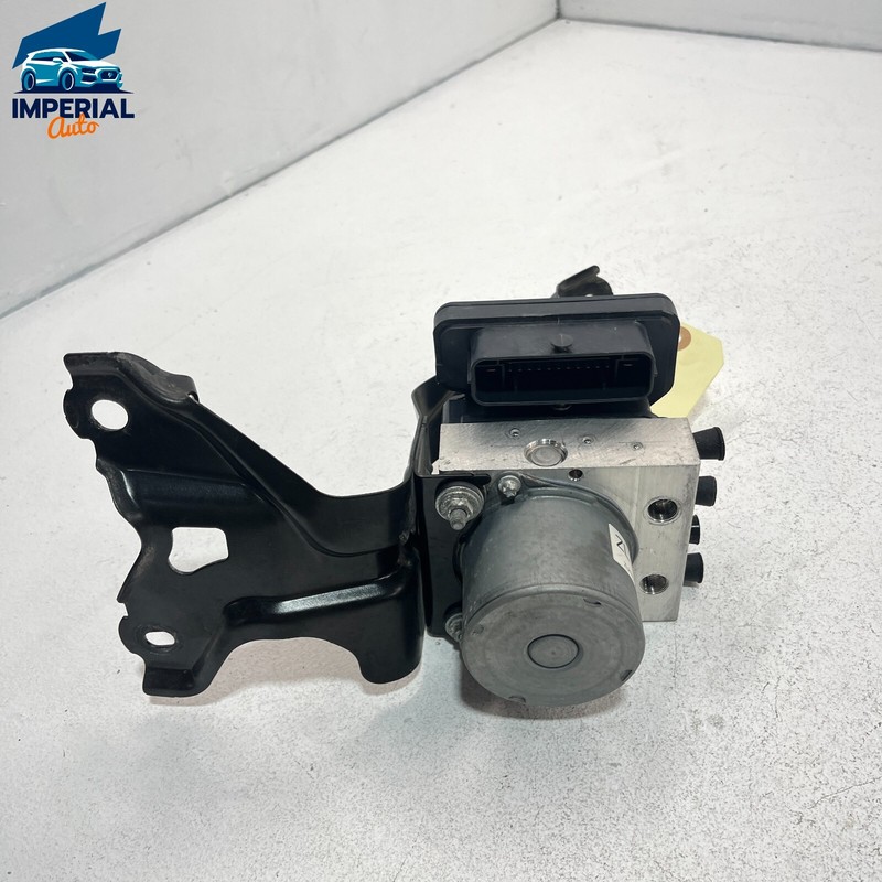 2018-2020 TOYOTA CAMRY ABS ANTI LOCK BRAKE PUMP MODULE UNIT W/ MOUNT BRACKET OEM