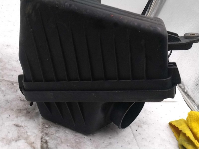 2003 Hyundai Sonata Air Cleaner Assembly OEM Gold 2.7L 81k Miles NJ25-24236