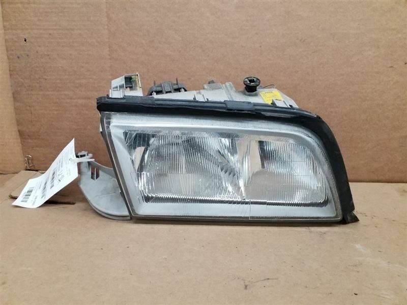 Passenger Headlight 202 Type C230 Halogen Fits 97-00 MERCEDES C-CLASS 238701