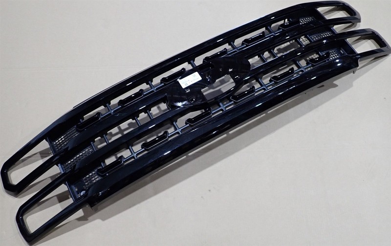 OE 23-26 Super Duty Front Grille BLACK APPEARANCE PACKAGE Blacked-Out PC3Z8200KA