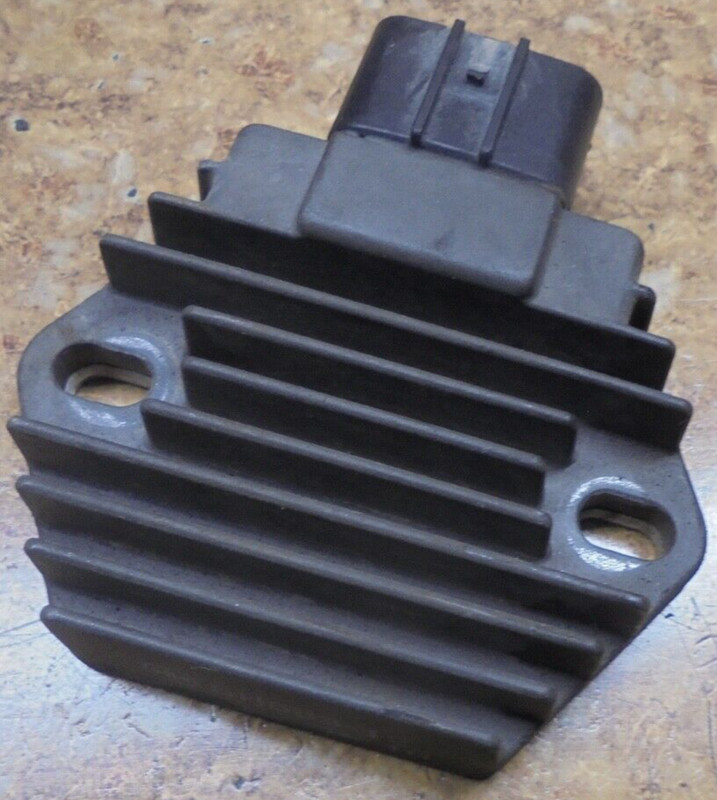 2004 Honda Shadow VT750 VT 750 CA Aero Electrical Voltage Regulator Rectifier 04