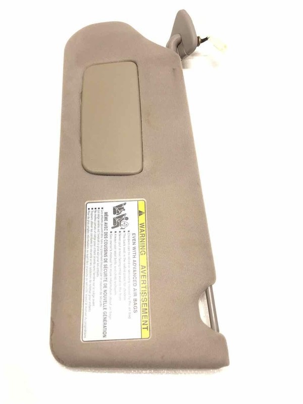 2006 Tundra LH Driver Side illumination Sun Visor Beige have cracks