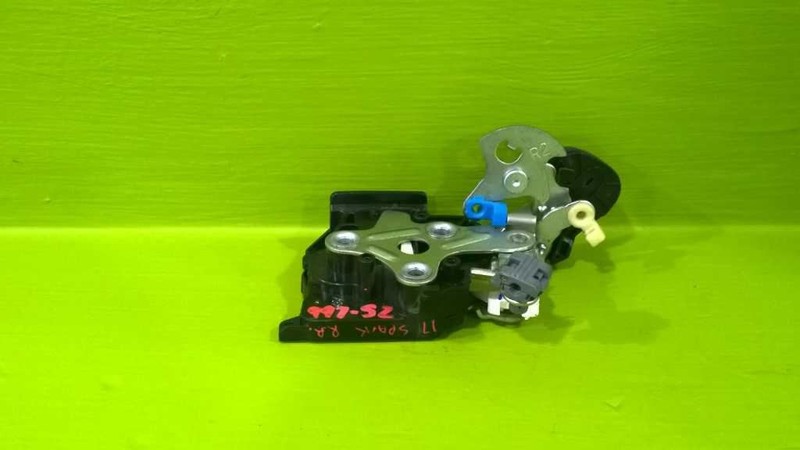 16 17 18 SPARK PASSENGER RIGHT REAR DOOR LOCK LATCH OEM 997-52