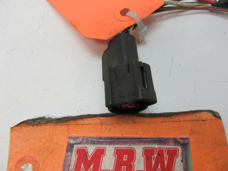 WIRE PLUG CONNECTOR PIG TAIL OFF FUEL PUMP SENDING UNIT GAS GAUGE BODY SIDE