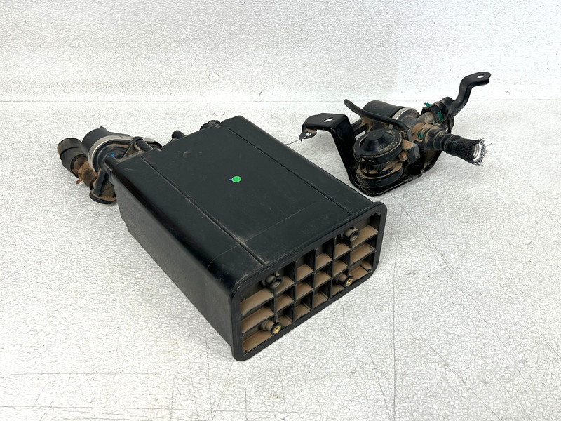 ⭐08-09 LEXUS LS600H FUEL VAPOR CHARCOAL CANISTER VALVE W/ BRACKET OEM LOT2622