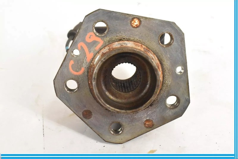 04-08 Maserati Quattroporte M139 Front Right or Left Spindle Knuckle Hub OEM