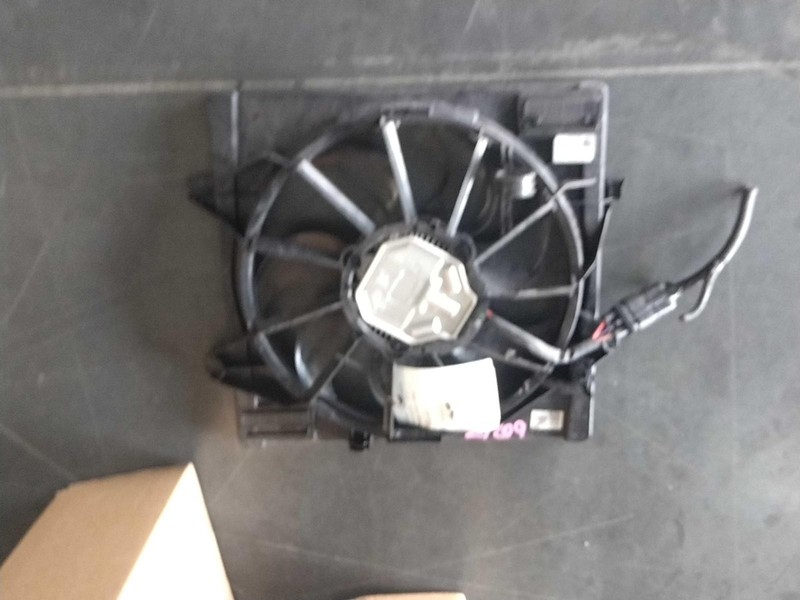 2023 Hyundai Santa Fe Engine Cooling Fan Motor OEM 25380P2040 15K Miles Black