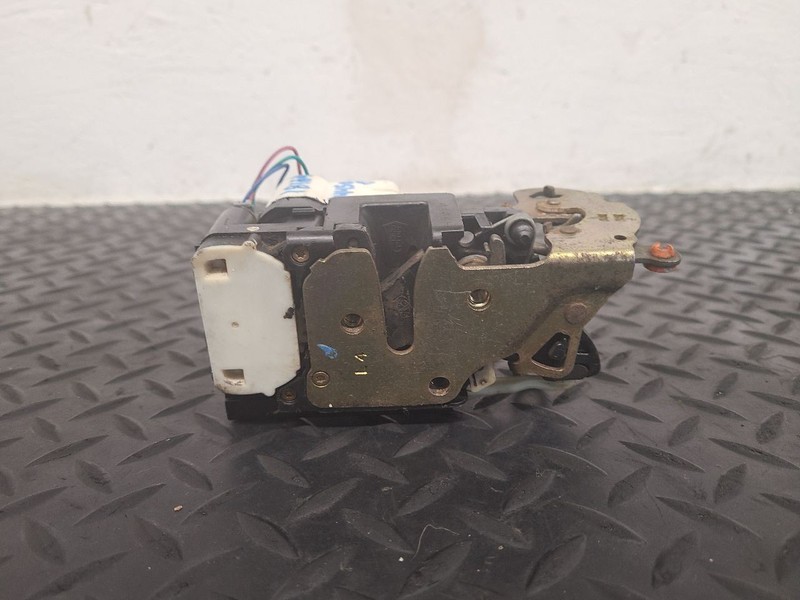 02-09 GMC Envoy Lift Gate Lock Actuator Assembly OEM 15110511