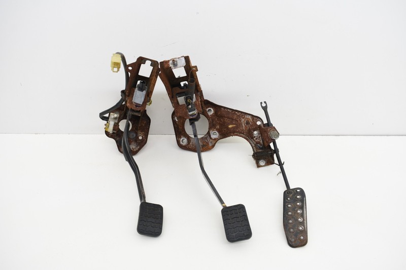 1990 Mazda NA Miata Manual Gas Brake Clutch Pedal Pad Set M/T OEM KW54