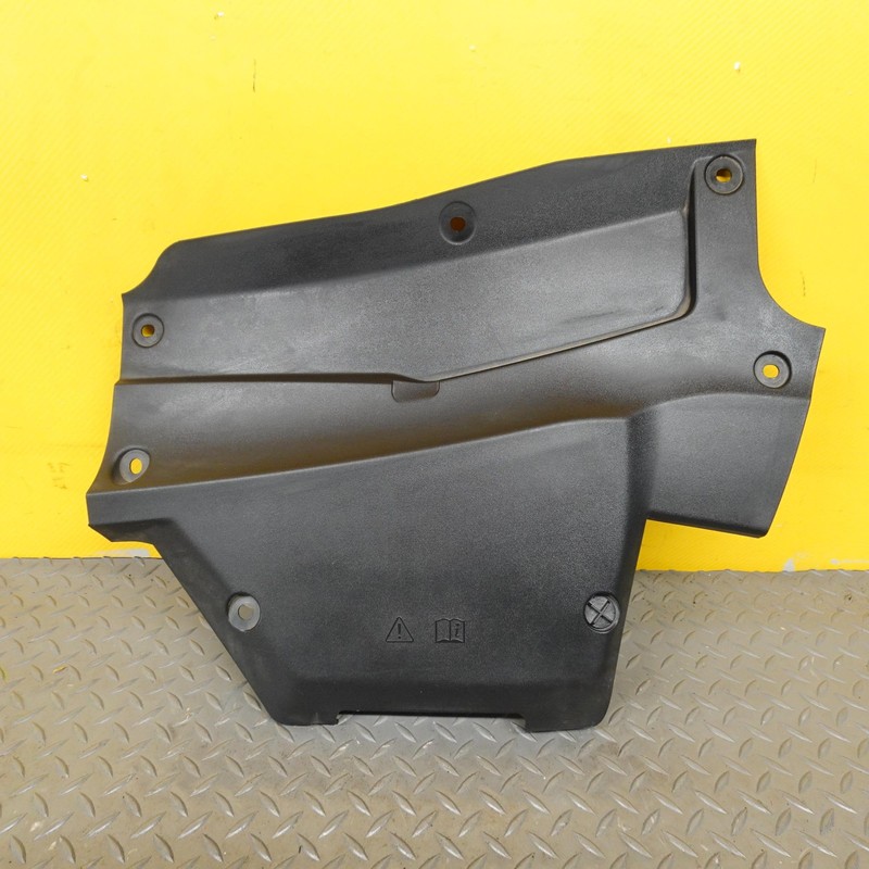 2020-2021 RANGE ROVER EVOQUE WINDSCREEN WIPER TRIM OEM K8D25162AD