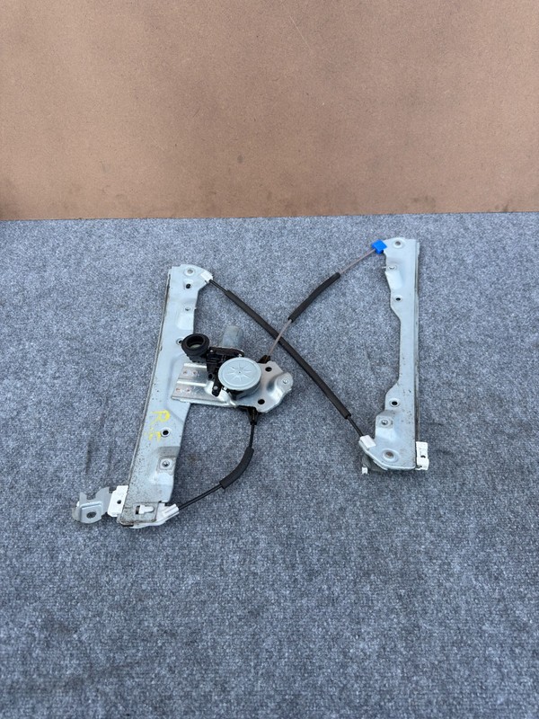 INFINITI Q50 14-24 OEM FRONT RIGHT PASSENGER WINDOW REGULATOR W MOTOR ASSEMBLY