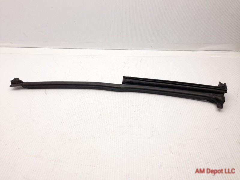 2012 Mini Cooper S Clubman R55 Rear Right Door B Pillar Seal Weatherstrip