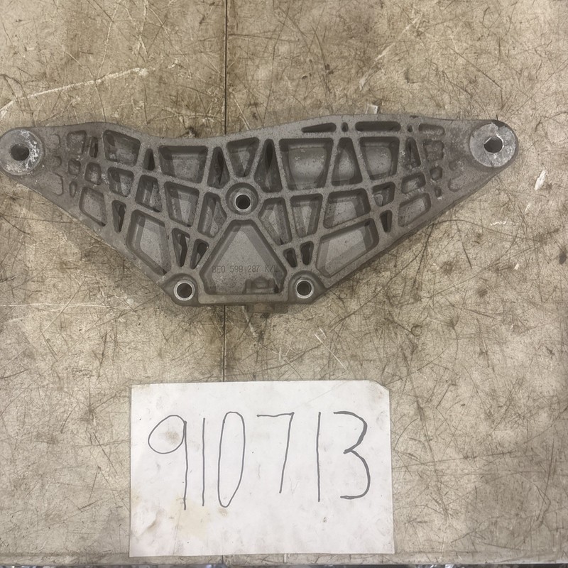 2004-2009 Audi 2.0L Rear Differential Diff Mount Bracket RS4 8E0599287