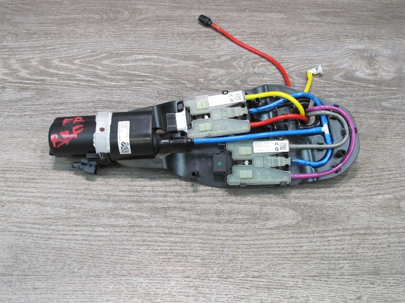 2015-2020 BMW F82 M4 FRONT RIGHT SEAT PUMP VALVE 8058254