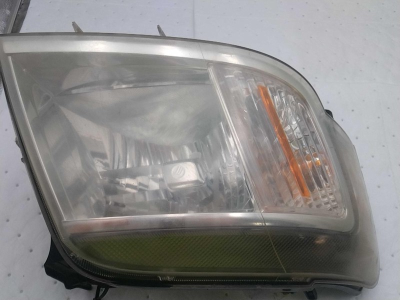 2011 Mercury Mariner Right Headlight Assembly Gold OEM 85657 Used 145K Miles
