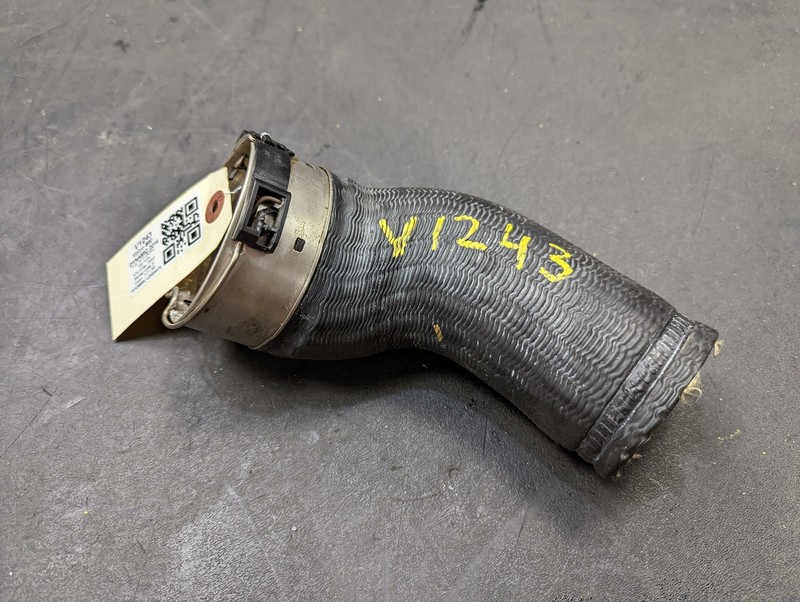 Intercooler Air Upper Hose 2018 Volvo S60 31657738 2014 2015 2016 2017