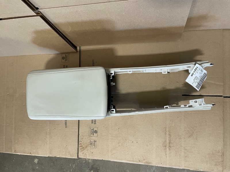 2014-2017 ACURA RLX CENTER CONSOLE STORAGE COMPARTMENT ARMREST W/ AIR VENT OEM