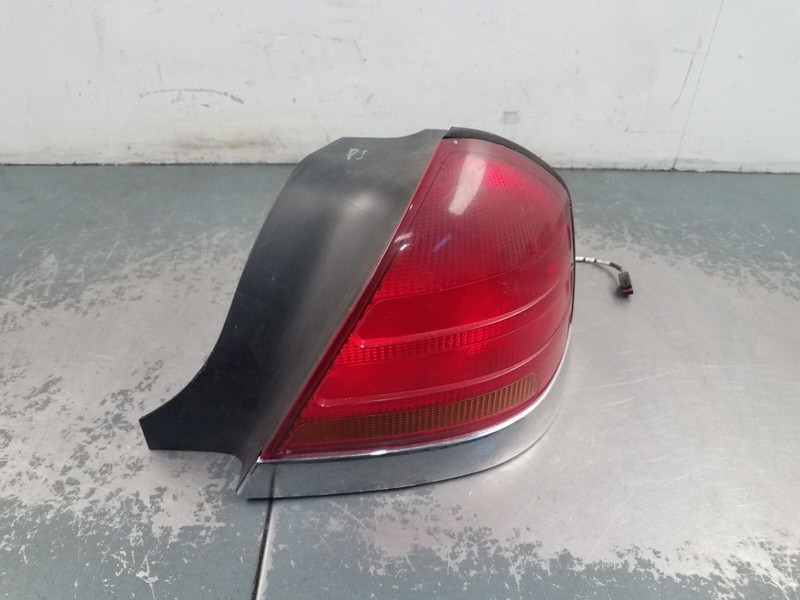 2002 Grand Marquis / Crown Vic Victoria Right Passenger Tail Light #0557 M4