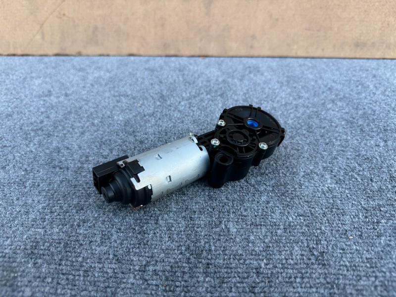 GENESIS G70 2019-2025 OEM FRONT RIGHT PASSENGER SEAT RECLINER MOTOR ASSEMBLY