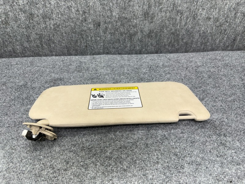GENESIS GV70 22-26 OEM LEFT DRIVER SUN VISOR SUNVISOR ASSEMBLY (SUEDE/ BEIGE)