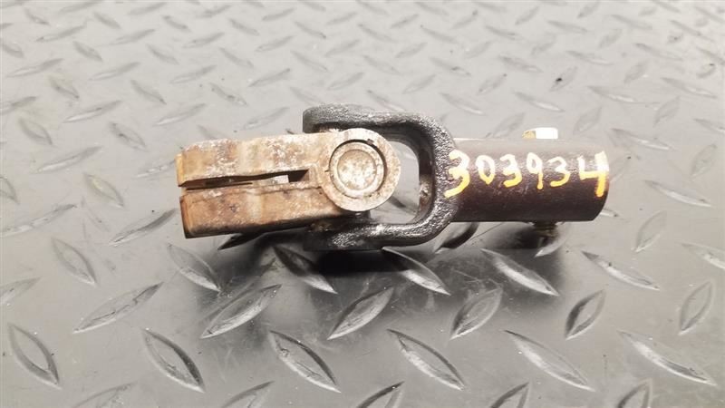98-01 Toyota Tacoma 2.4L 4x2 A/T Upper Steering Joint Yoke OEM 45209-35110