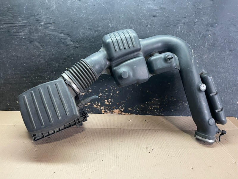 2011 - 2013 Dodge Durango 3.6L Resonator Air Intake Tube Z8349 DG