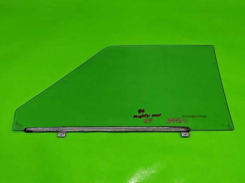 83-86 MIGHTY MAX PICKUP D50 PASSENGER RIGHT FRONT WINDOW DOOR GLASS OEM 3948-11