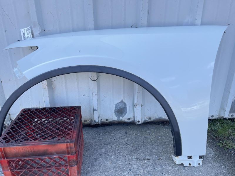 2003-2007 INFINITI FX LEFT FENDER WITH FLARE WHITE PC:QX1 52969