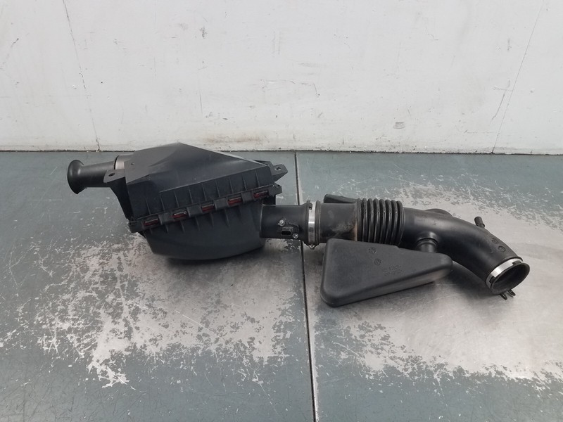 2008 Grand Marquis / Crown Vic Victoria Air Intake Assembly #1188 P3