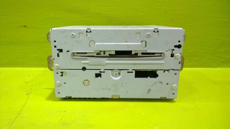 07 TITAN KING CAB FACTORY RADIO RECEIVER AM FM 6 DISC OEM 3398-2