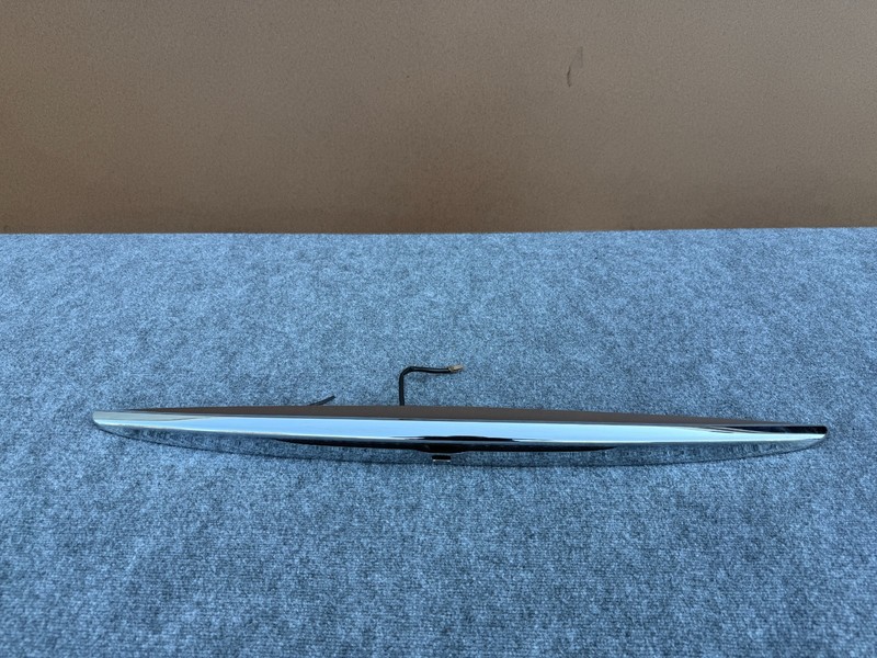 INFINITI G37 CONVERTIBLE 09-15 OEM TRUNK THIRD BRAKE STOP LIGHT W CHROME MOLDING