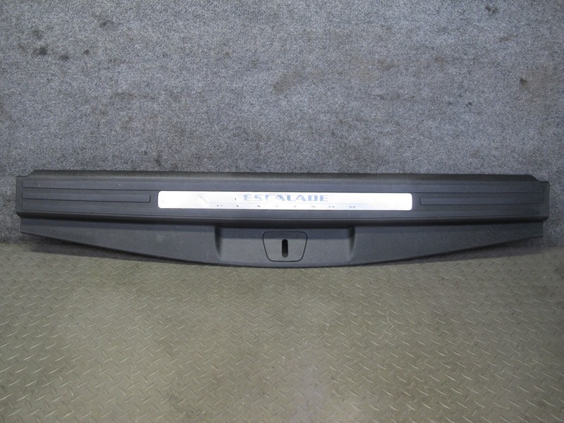 2007-2014 CADILLAC ESCALADE REAR TRUNK CARGO LOADING SILL PLATE TRIM PANEL
