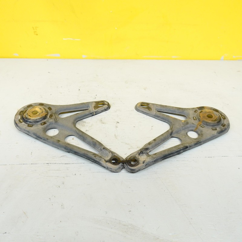 2022-2024 CHEVROLET TRAVERSE FRONT SUBFRAME LH & RH REARWARD SUPPORT BRACKET OEM