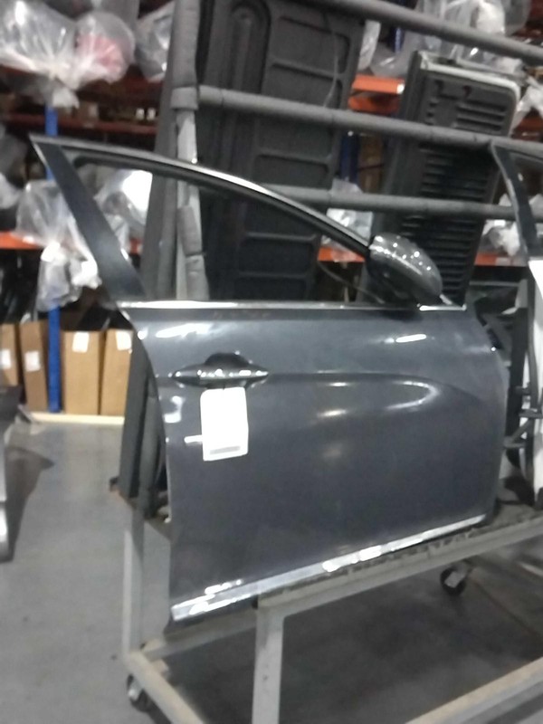 2015 KIA Cadenza Right Front Door Grey 4DR SED 102K Miles OEM Part 22332
