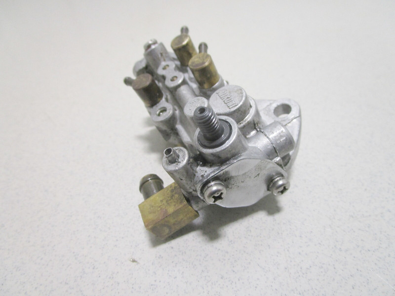 6R5-13200-10-00 6R5-13200-11-00 Oil Injection Pump for Yamaha 200 Hp Outboard