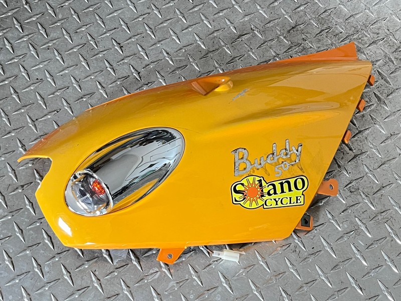 22 Genuine Scooter Co. Buddy 50 Back Rear Right Side Cover Panel Fairing Turn