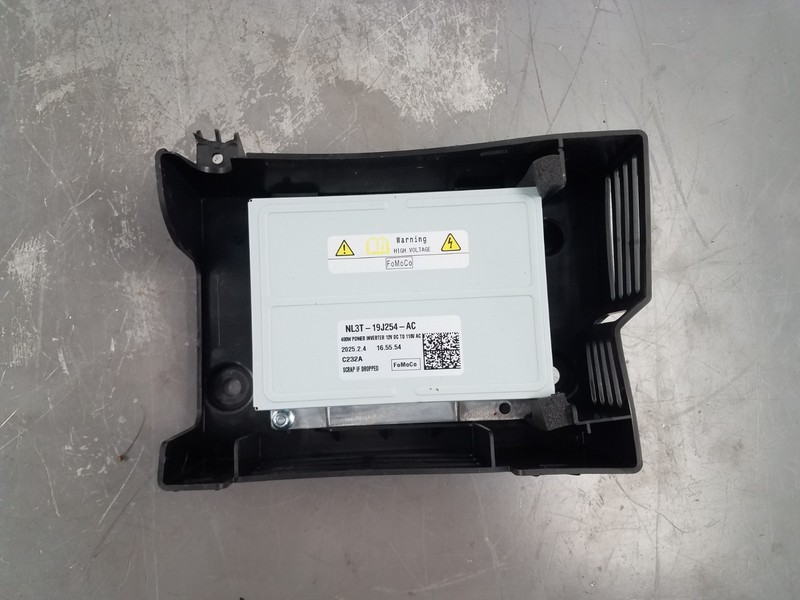 2025 Ford F150 Raptor R 400W Power Inverter #5669 E3