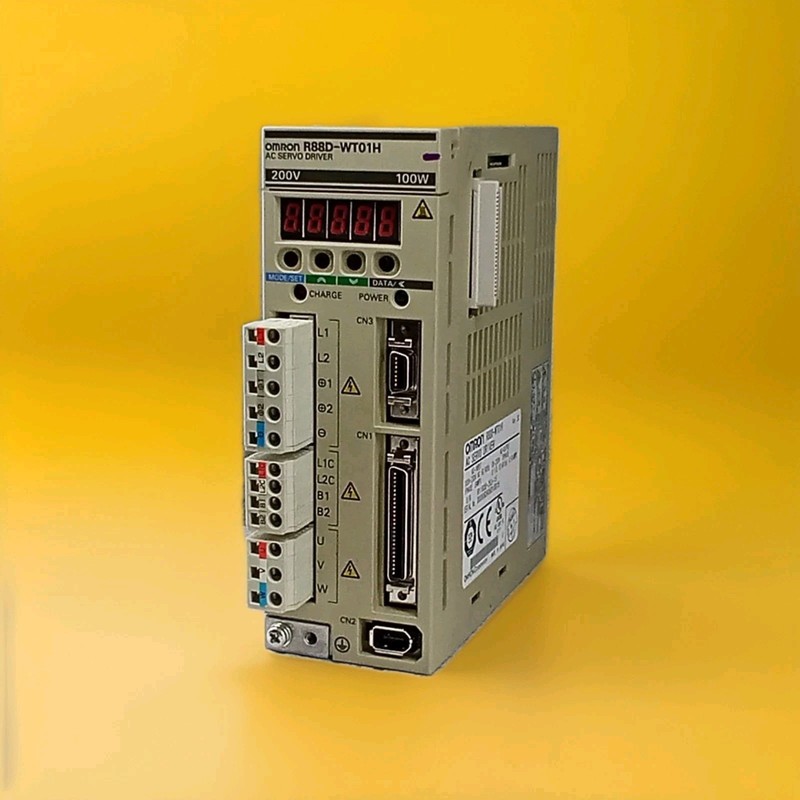 Omron R88D-WT01H 230v .91A .13hp AC Servo Driver