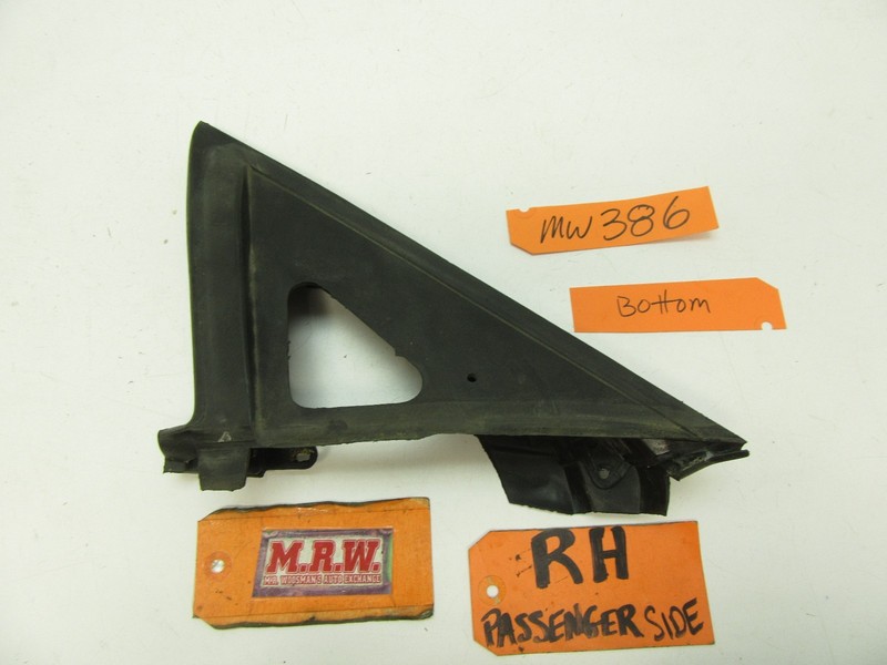 92-02 ELDORADO RIGHT PASSENGER DOOR RUBBER MIRROR MOUNT TRIM SEAL MOLDING RF