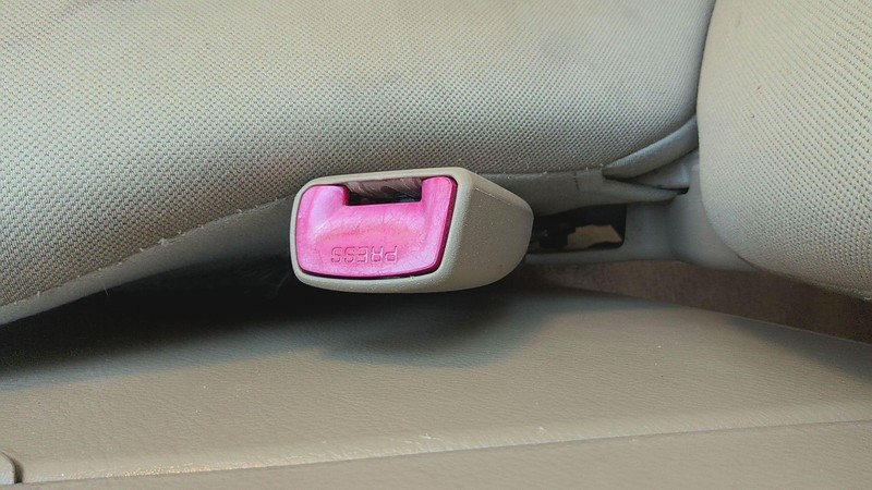 Front Seat Belt Buckle TOYOTA RAV-4 06 07 08 09 10 11 12