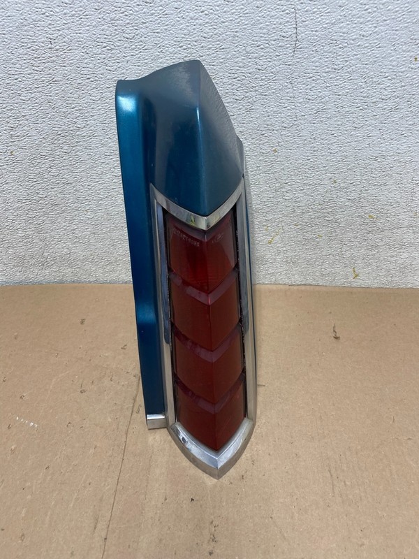1980 to 1983 Lincoln Mark VI Right Passenger RH Side Tail Light OEM Q4159 DW