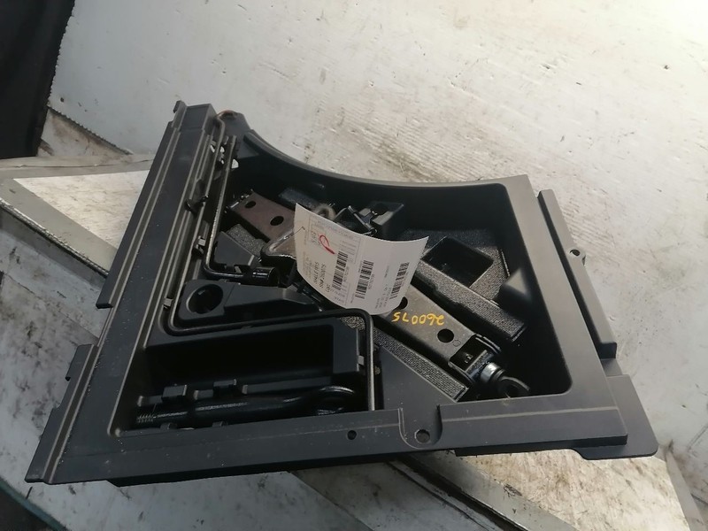 RX350 2015 Jack and Tools 1762199