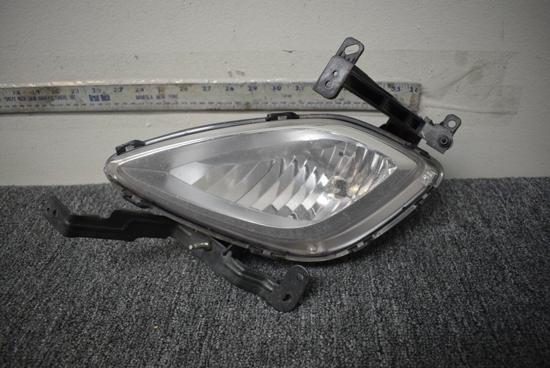 2011-2013 HYUNDAI ELANTRA LEFT SIDE FOG LIGHT FACTORY OEM