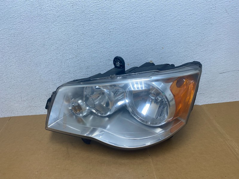 2008 to 2016 Chrysler Town and Country Left Driver Lh Side Headlight AD8895 DW