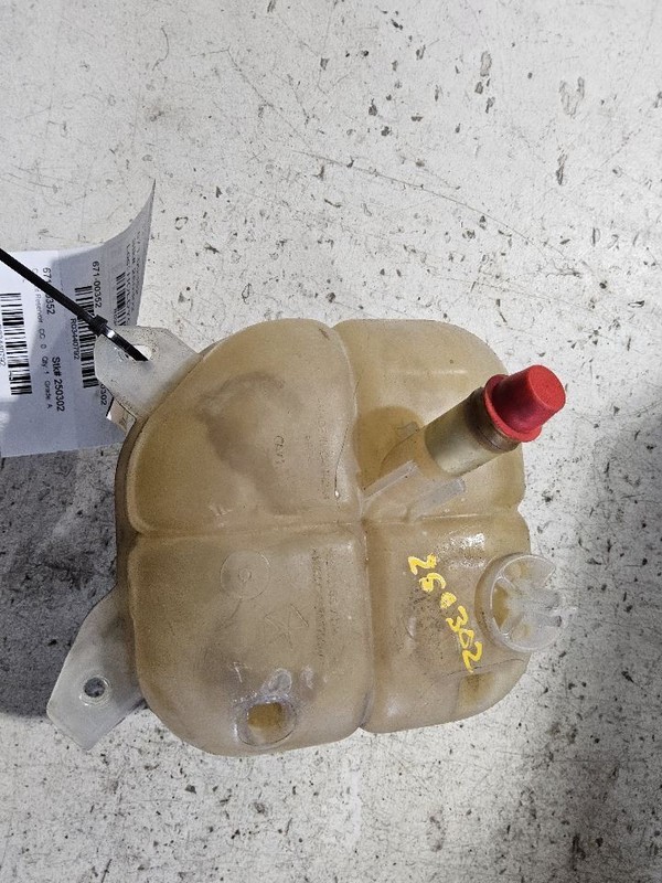 Coolant Reservoir Fits 14-18 CHEROKEE 3440792
